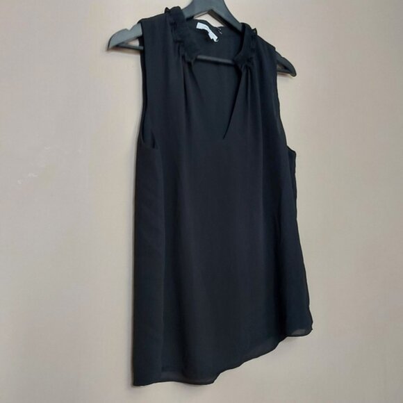 Naked Zebra v neck sleeveless blouse with ruffle detail at the neckline medium - Picture 2 of 7